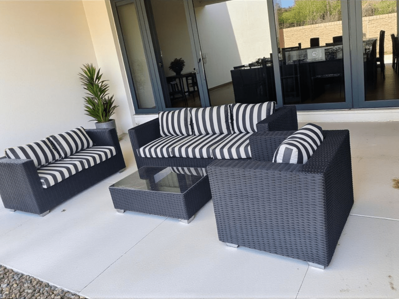 Black Mamba 4-Piece Patio Set - Image 4